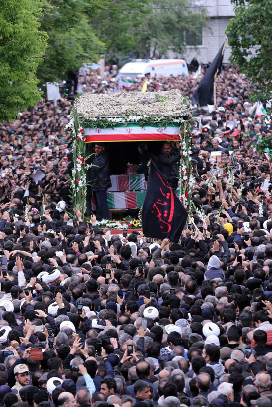 نشييع جثمان الرئيس الإيراني (5)