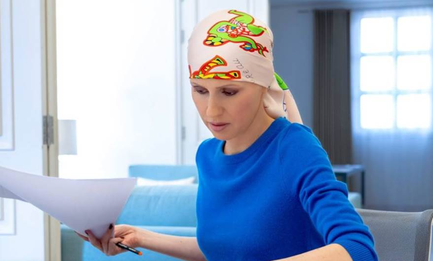اسماء الأسد خلال رحلتها العلاجية السابقة مع سرطان الثدى