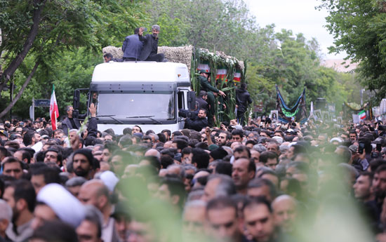 نشييع جثمان الرئيس الإيراني (6)