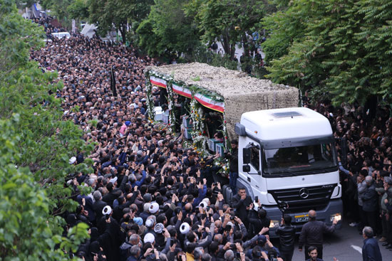 نشييع جثمان الرئيس الإيراني (8)
