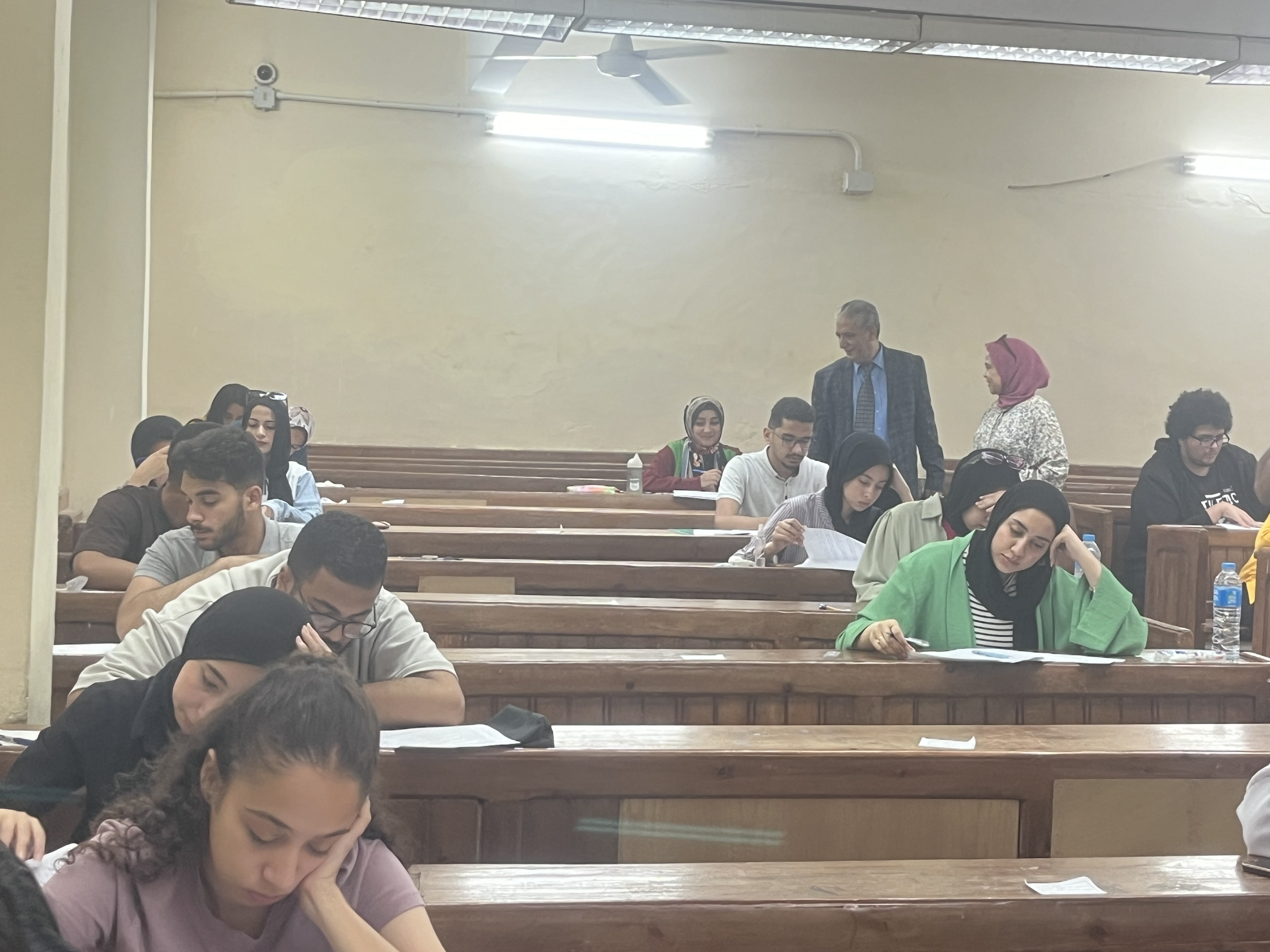 انتظام امتحانات نهاية العام بكليات جامعة القاهرة