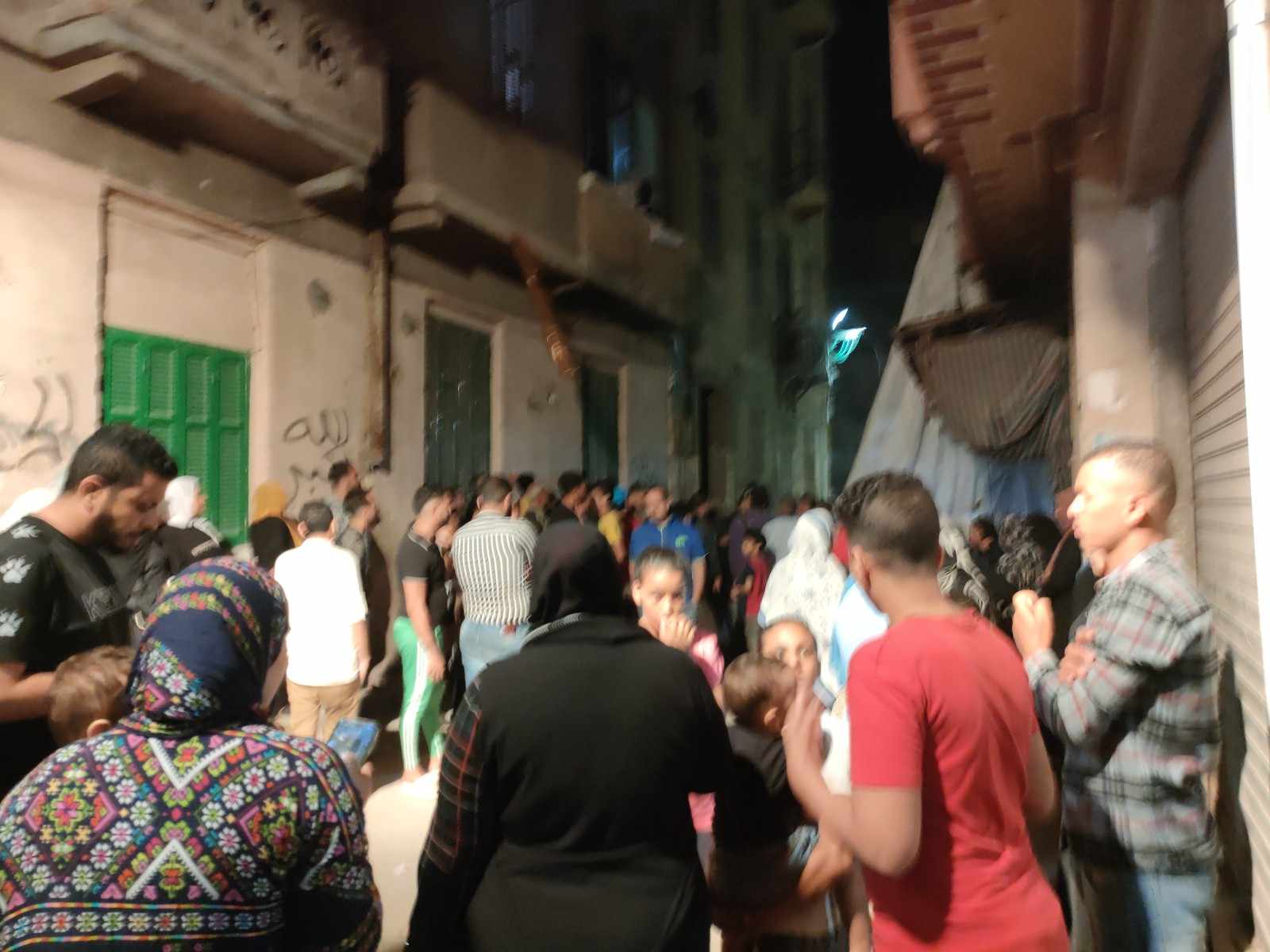 انهيار عقار والبحث عن مفقودين أسفل عقار منهار بوسط الإسكندرية