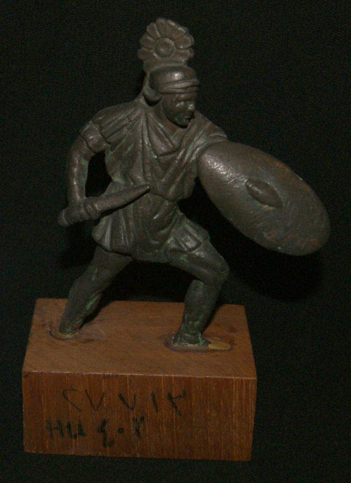 تمثال المحارب