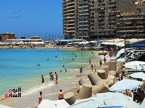 شواطئ-الإسكندرية-تشهد-إقبالا-ملحوظا
