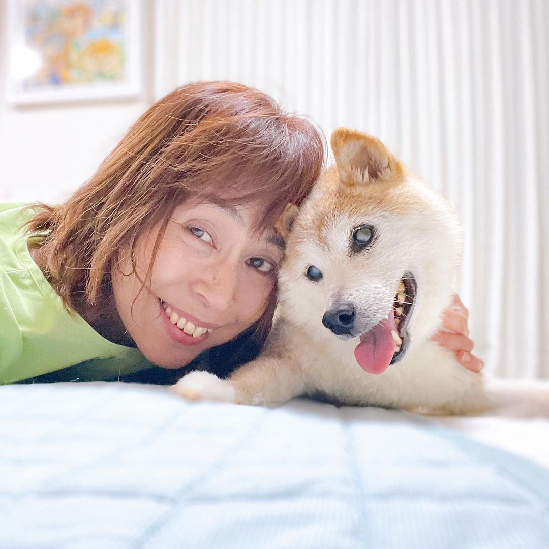 الكلبة كابوسو مع صاحبتها