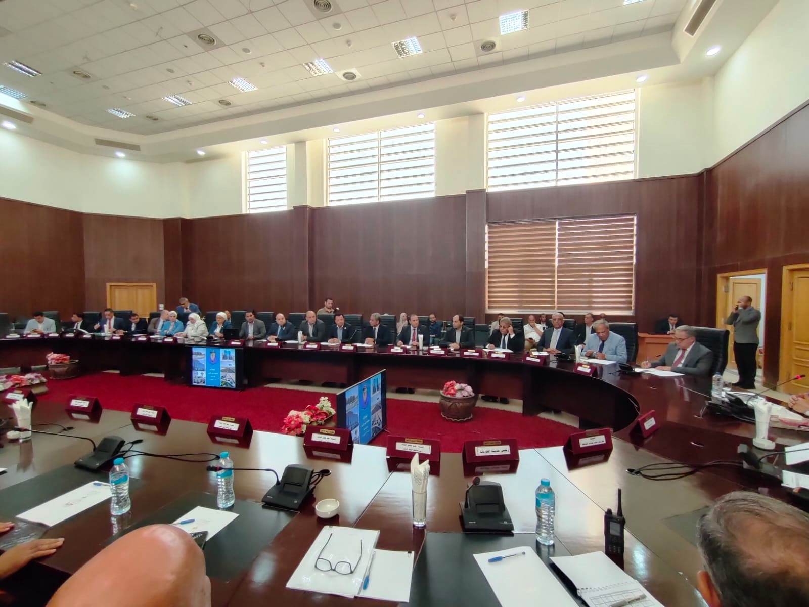 محافظ البحر الأحمر يستقبل وفد لجنة الإدارة المحلية بمجلس النواب (3)