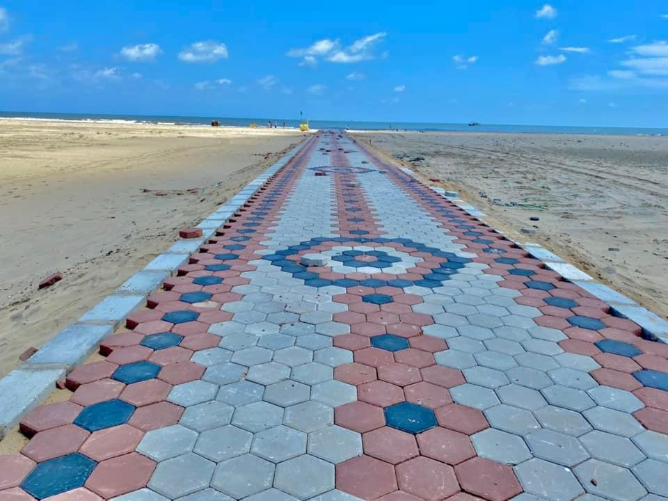 تطوير ورفع كفاءة شوارع وكورنيش مصيف بلطيم وتحسين الخدمات ...