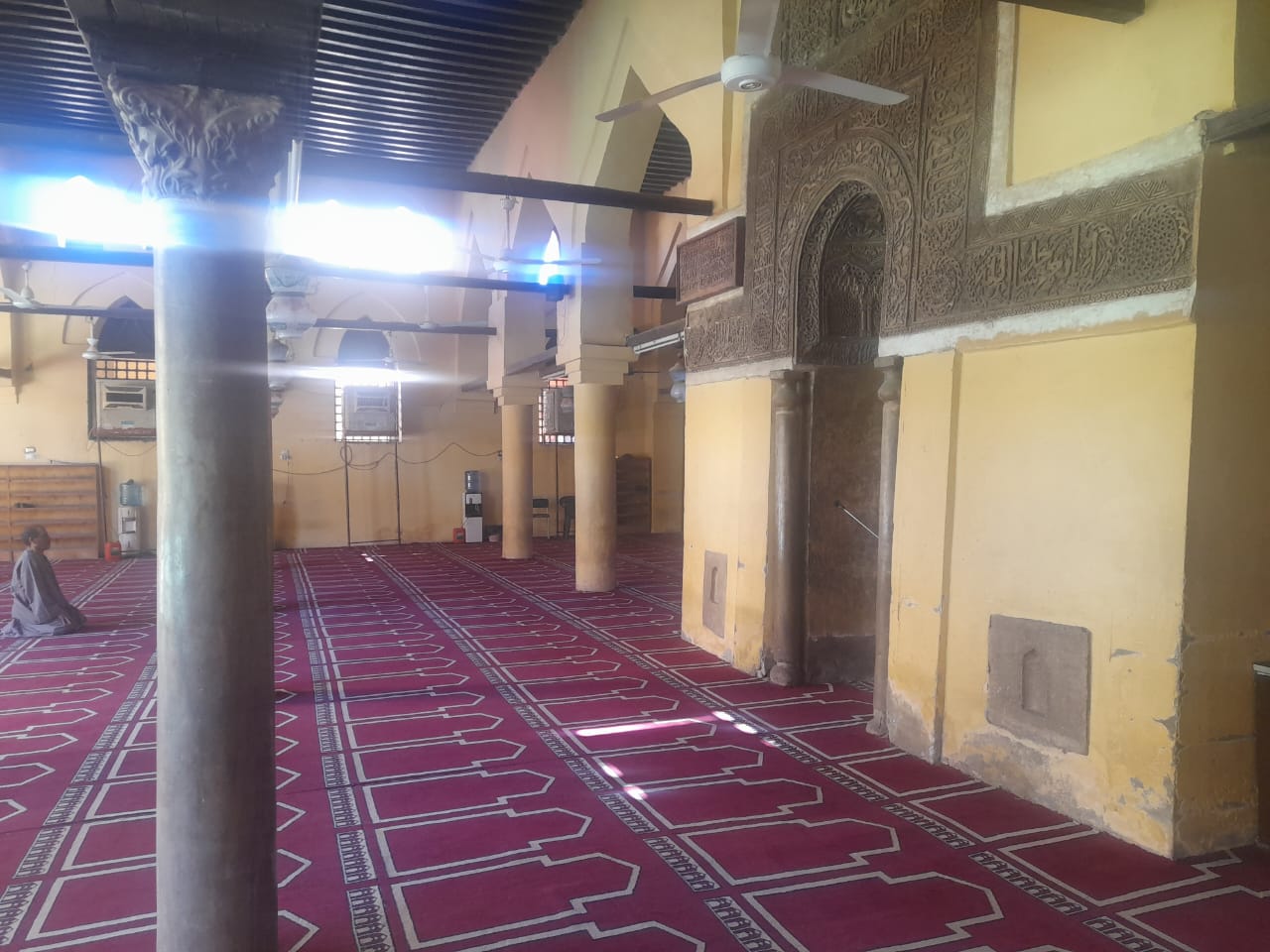  المسجد العمرى صاحب أقدم منبر في العالم (3)