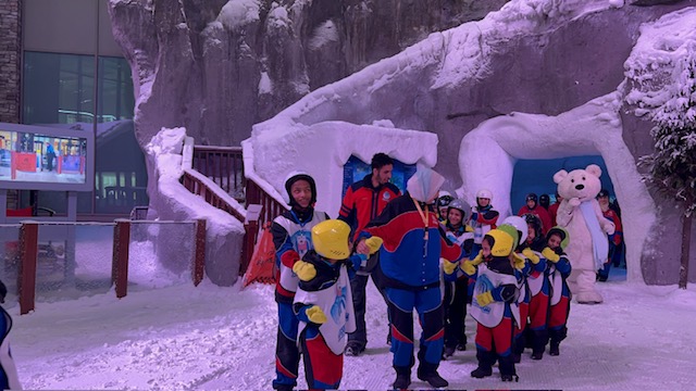 علا الجندي جمعت الأطفال المكفوفين من قرى الفيوم لتجربة التزحلق على الجليد (3)