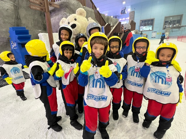 علا الجندي جمعت الأطفال المكفوفين من قرى الفيوم لتجربة التزحلق على الجليد (5)