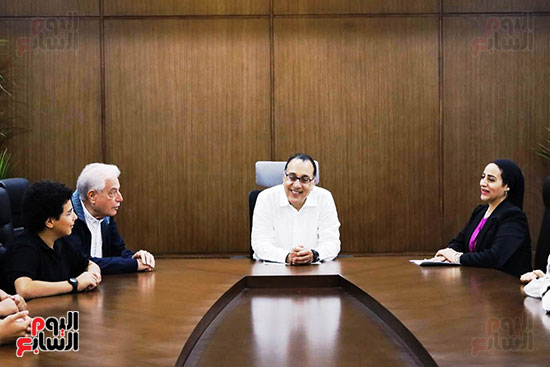 اجتماع رئيس الوزراء ومحافظ جنوب سيناء خالد فودة