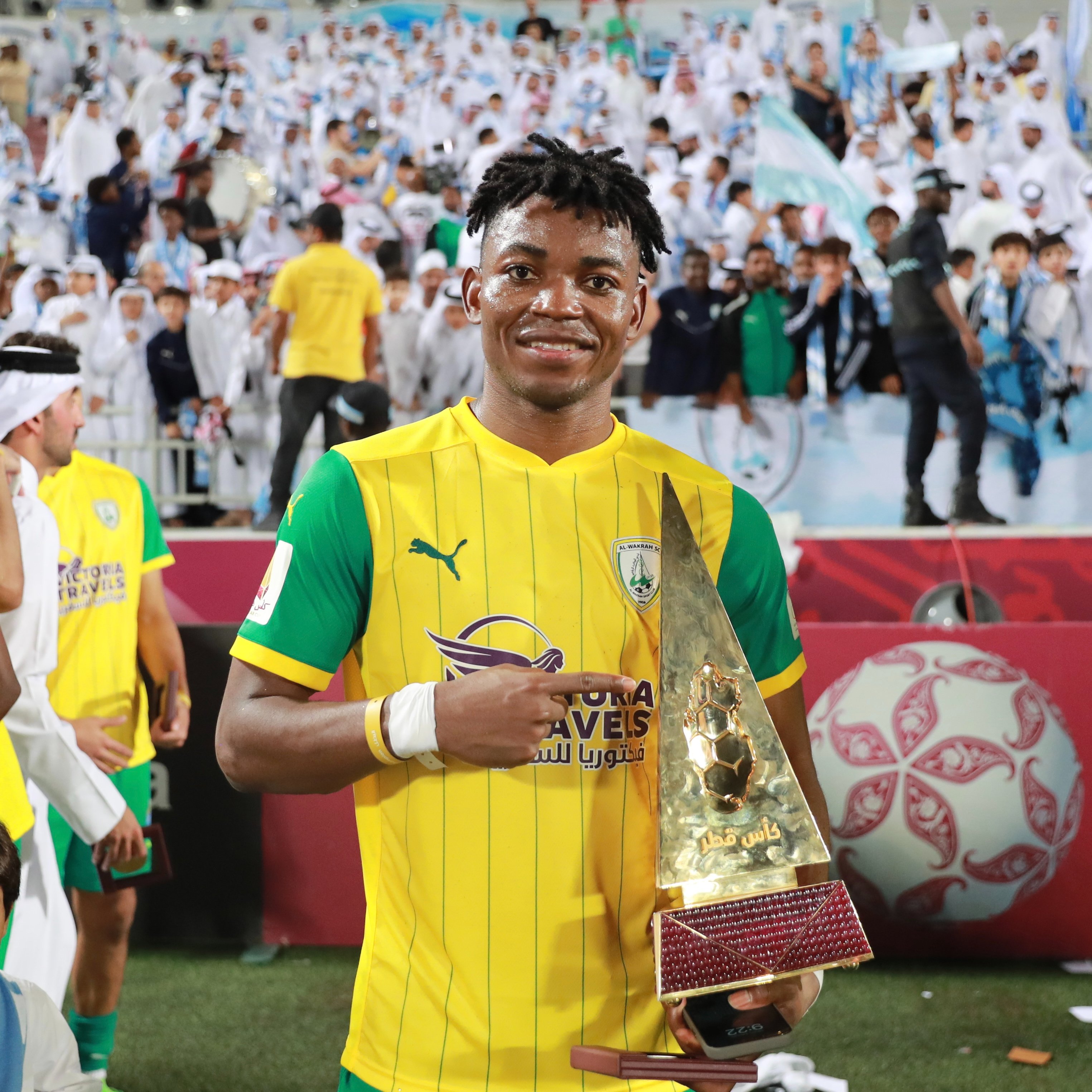 دالا وصورة تذكارية مع لقب كأس قطر