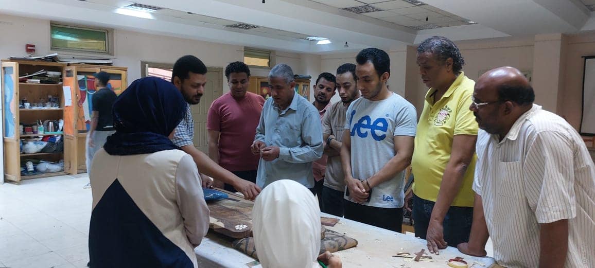 فعاليات ورش تدريبية بمجال أشغال الخشب وتدوير المخلفات البيئية فعاليات ورش تدريبية بمجال أشغال الخشب وتدوير المخلفات البيئية