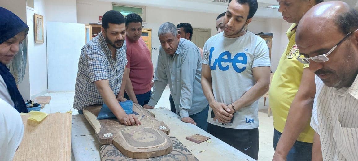 تدريب بمجال أشغال الخشب وتدوير المخلفات البيئية بقصر ثقافة الأقصر تدريب بمجال أشغال الخشب وتدوير المخلفات البيئية بقصر ثقافة الأقصر