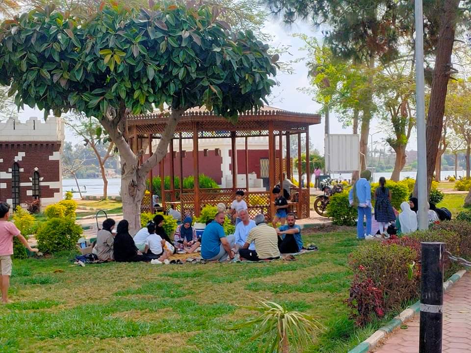 جانب من استعداد حدائق القناطر الخيرية لاستقبال زوارها في شم النسيم (1)