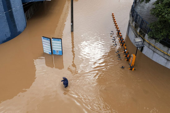 فيضانات البرازيل تغمر الشوارع
