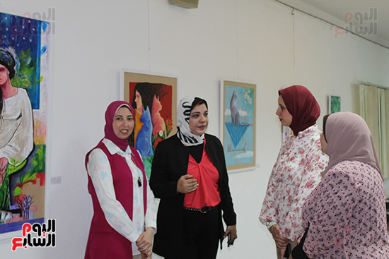 الدكتورة فينوس فؤاد مع التشكيلية سماح الشامي