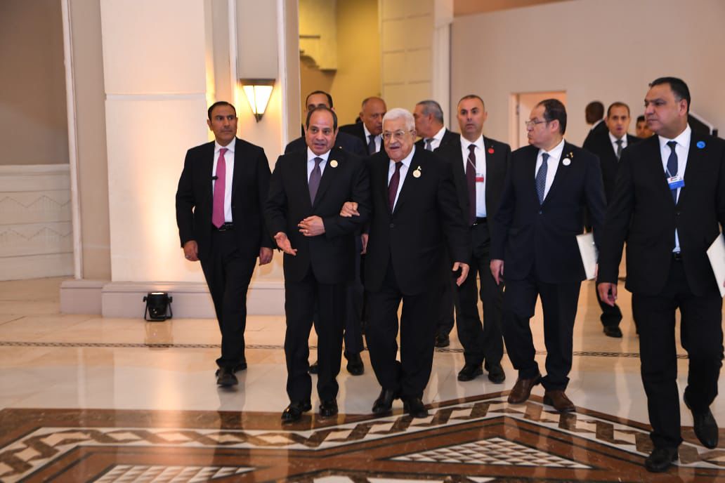 الرئيس السيسى يلتقى أبو مازن  (1)