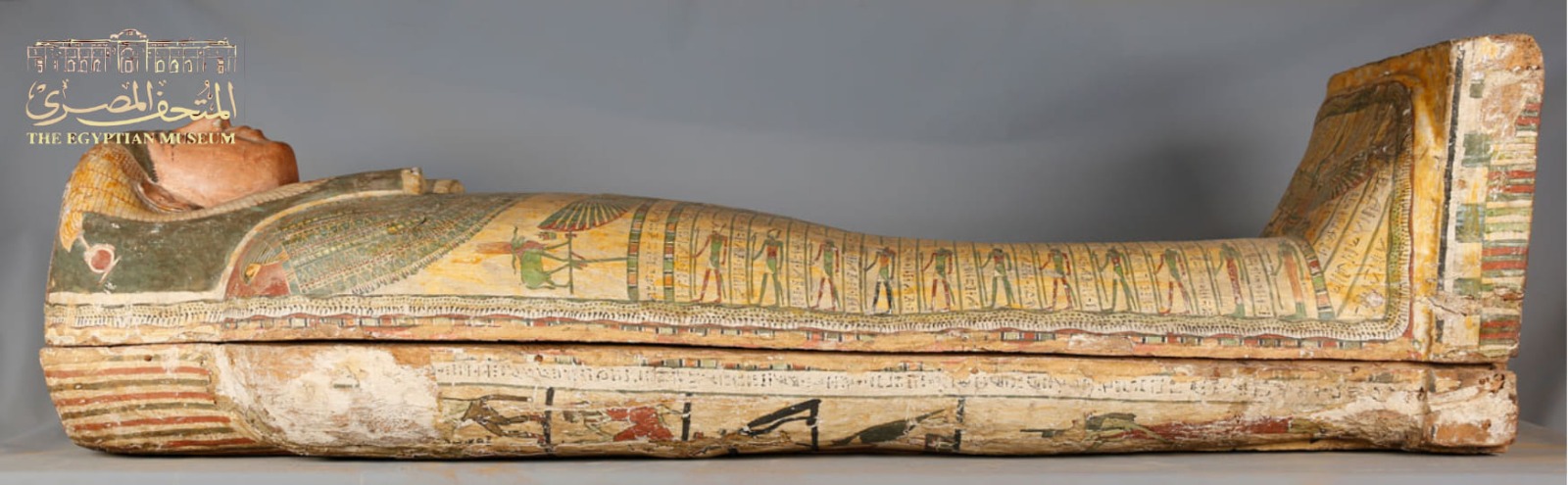 تابوت خشبي من العصور القديمة