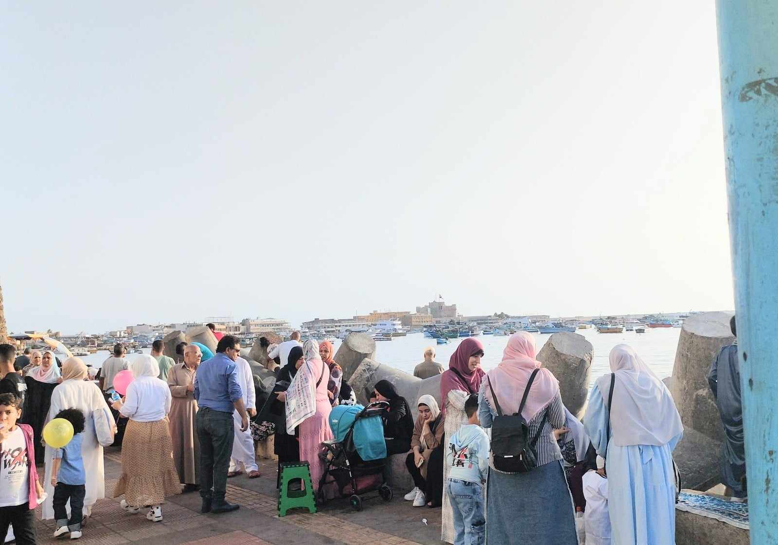 توافد المواطنين علي الكورنيش أول ايام عيد الأضحى بالإسكندرية
