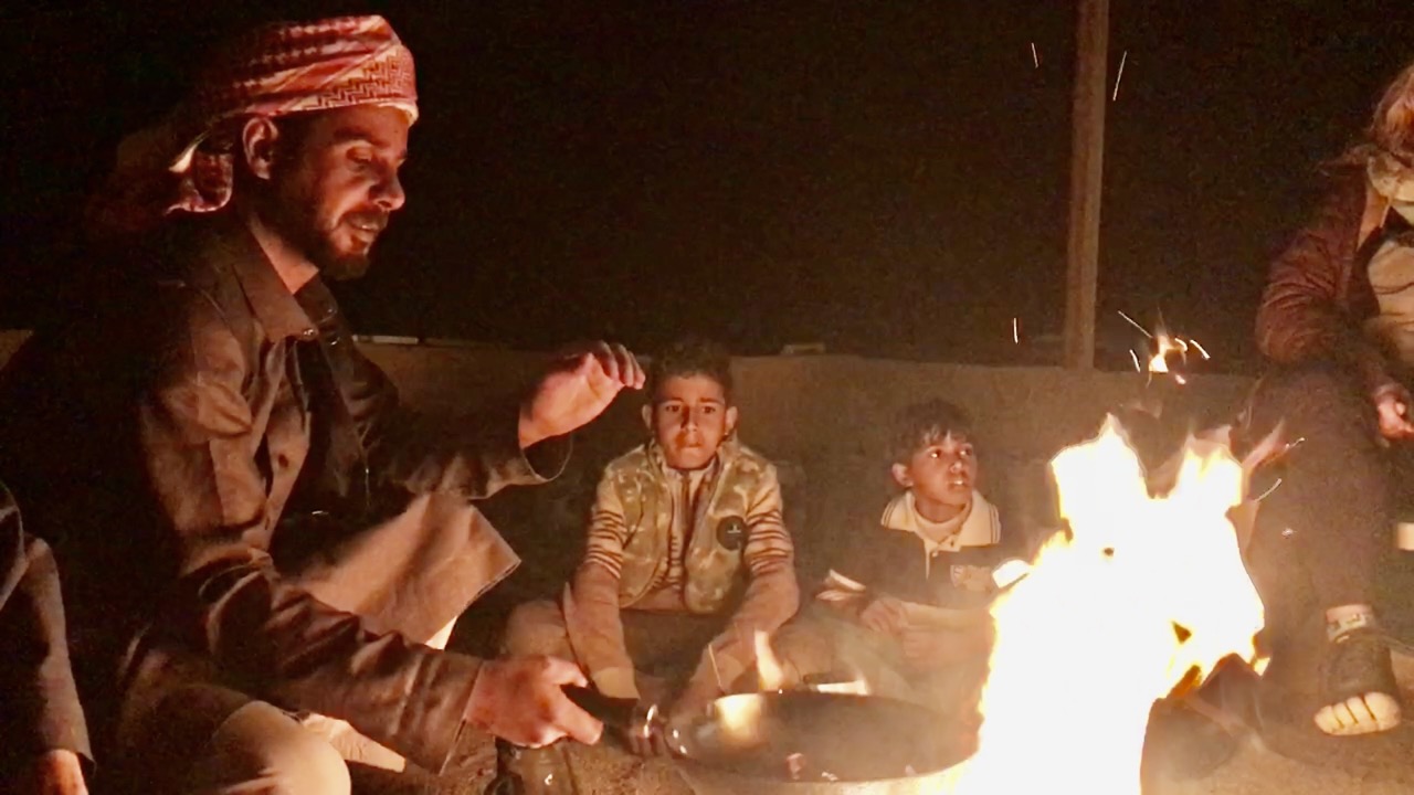 يعدون القهوة يعدون القهوة