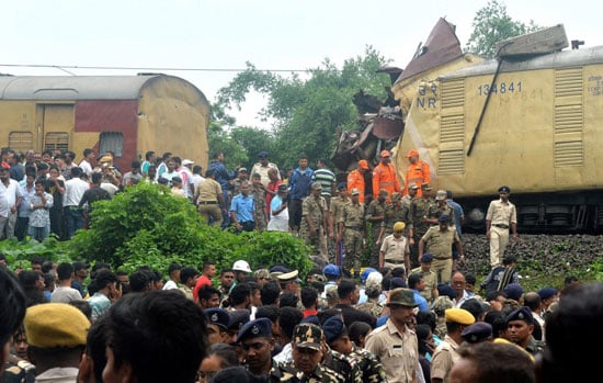ارتفاع حصيلة ضحايا حادث تصادم قطارين في ولاية البنغال الغربي