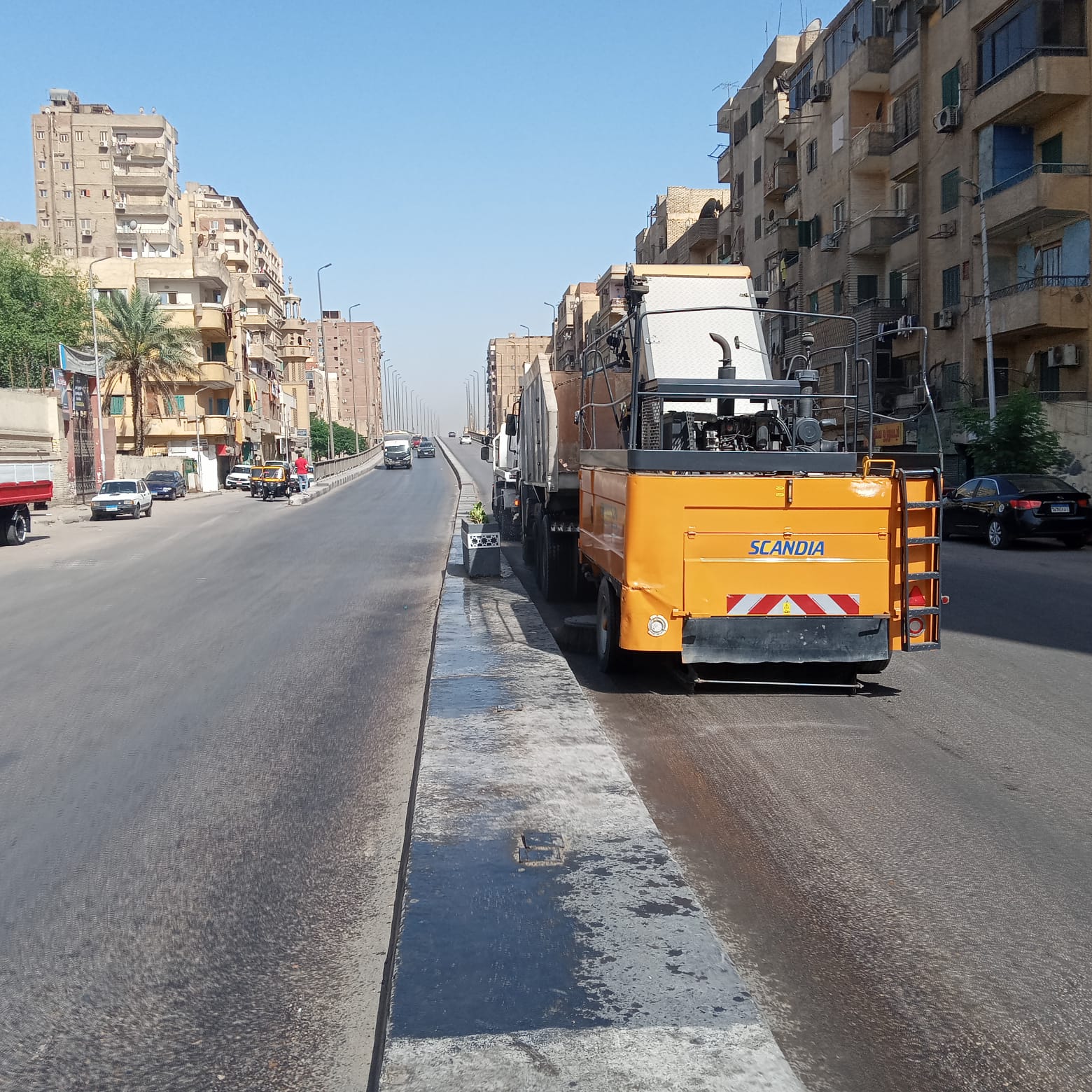 الدفع بحاويات مجهزة للتخلص من القمامة الدفع بحاويات مجهزة للتخلص من القمامة