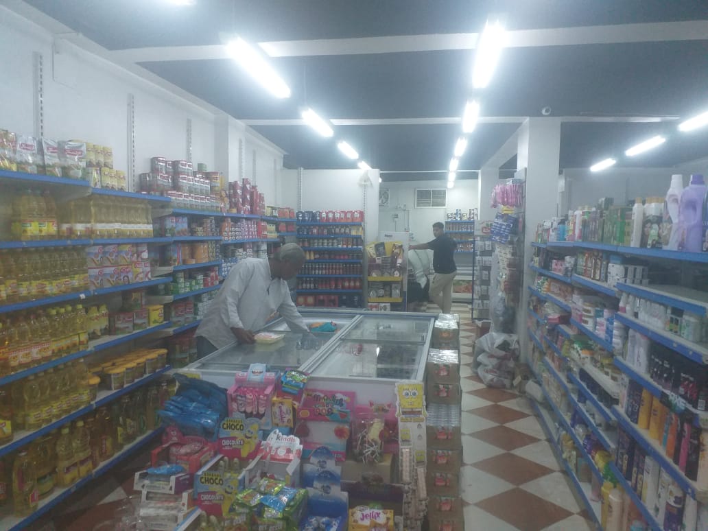 حملات تنجح فى تحرير 5 محاضر للمحلات في مدينة القرنة