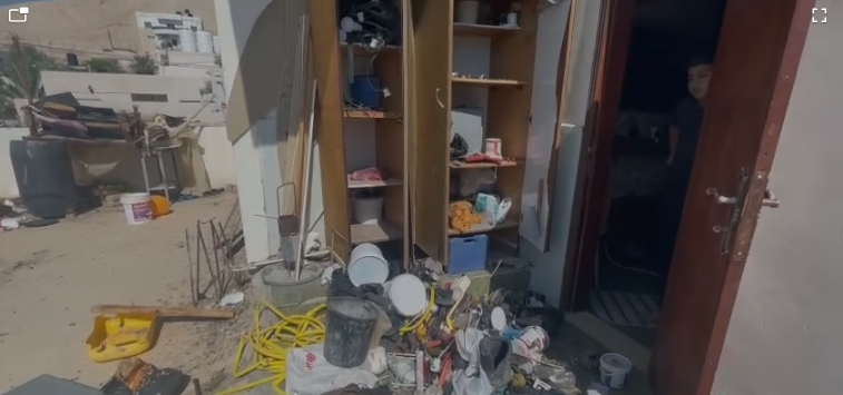 تخريب في إحدى منازل الأسرى بعد اقتحامه للقبض على بعض الشباب الفلسطينيين