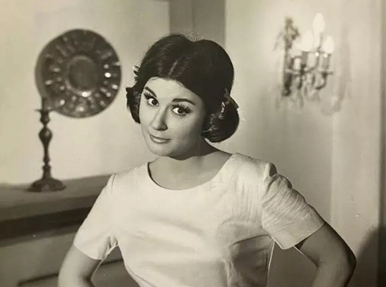 الفنانة سعاد