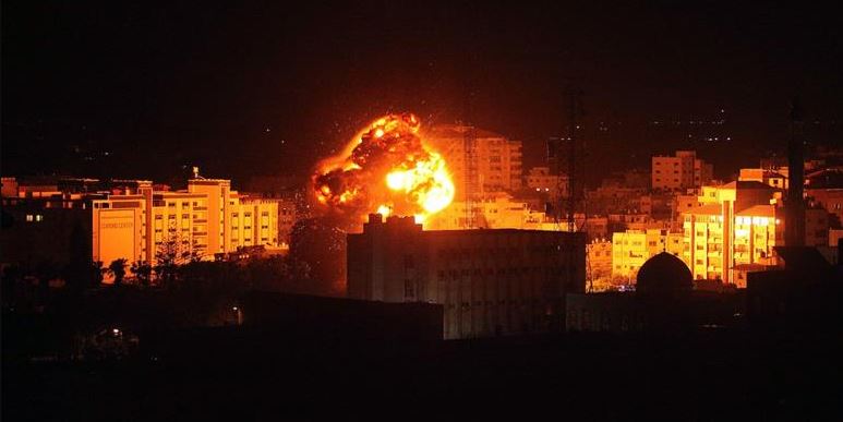 قصف ليلي على غزة