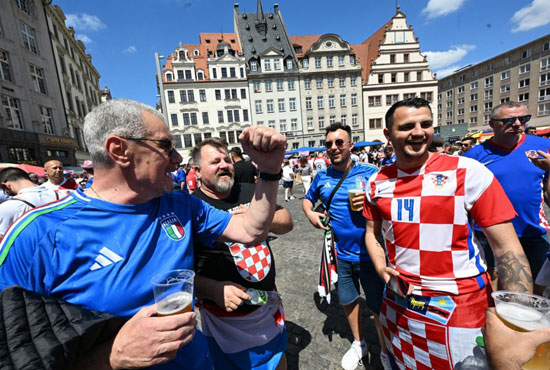 جماهير إيطاليا فى الشوارع قبل مباراة كرواتيا