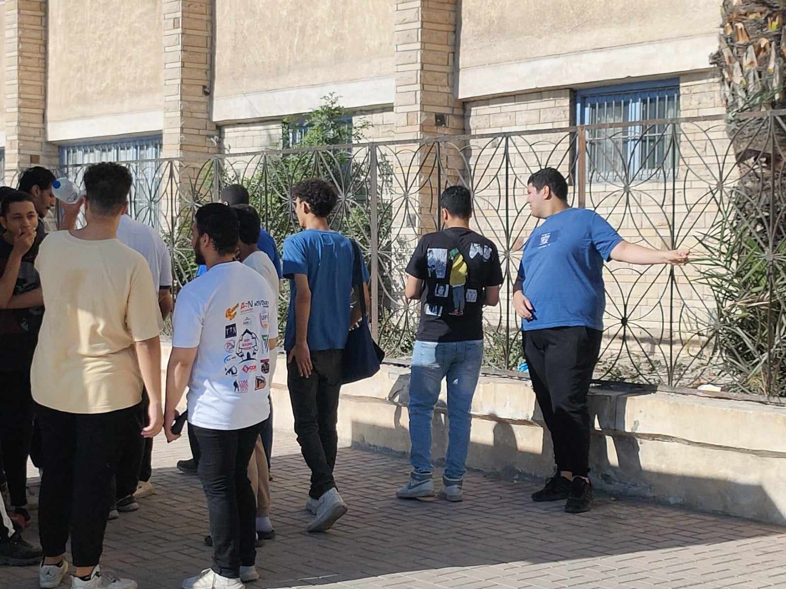 بدء دخول طلاب الثانوية العامة اللجان بالإسكندرية