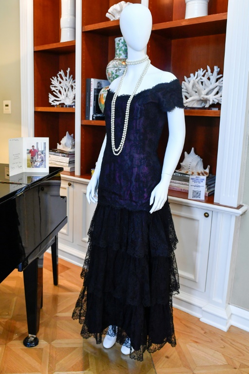 فستان الدانتيل ضمن مقتنيات الأميرة ديانا