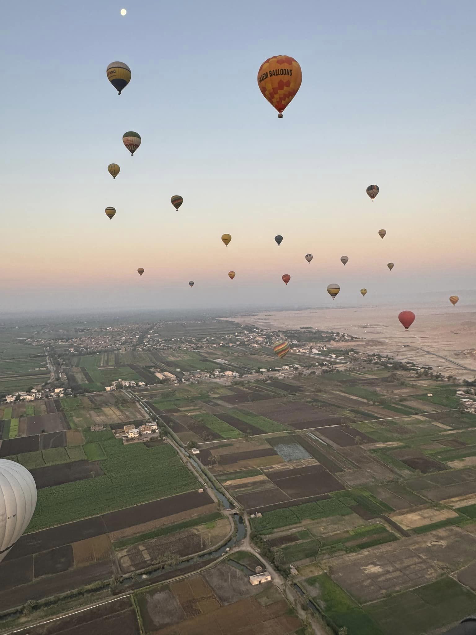 سحر البالونات الطائرة فى سماء الأقصر
