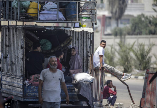 نزوح سكان مخيم البريج بعد العملية العسكرية على المخيم