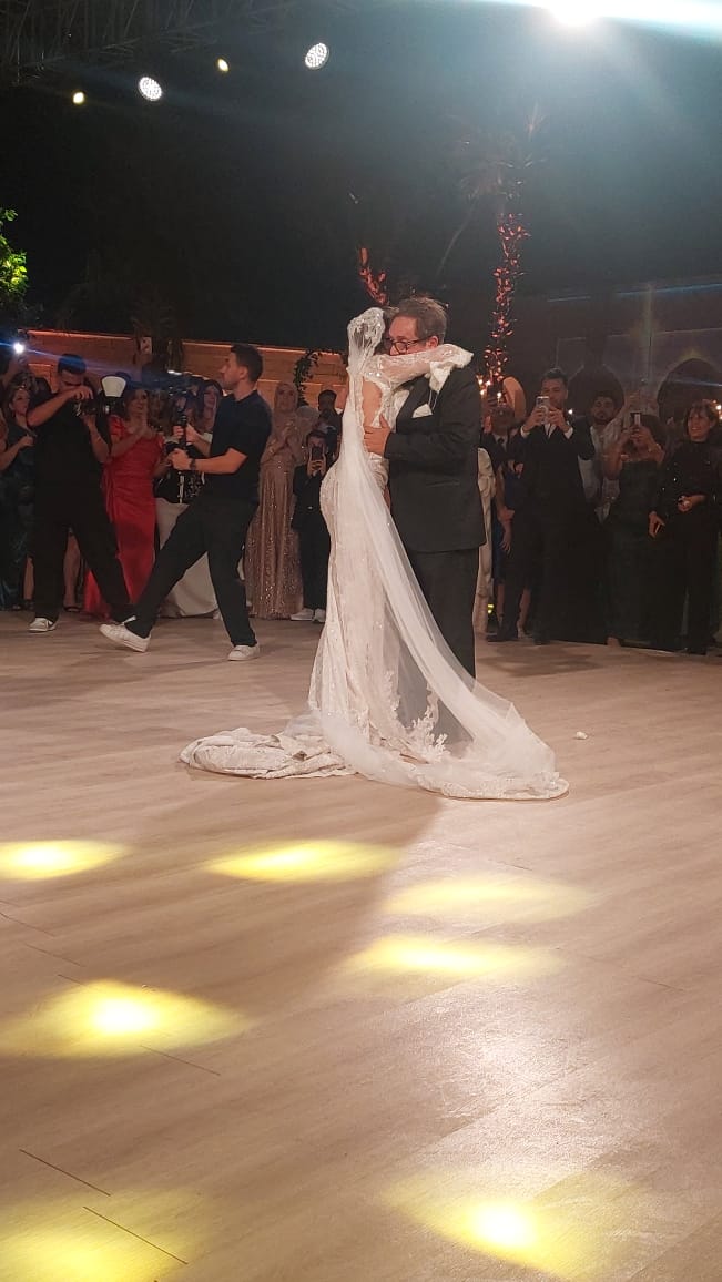 عادل عوض يرقص مع ابنته جميلة