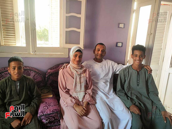 أسرة-سمر-محمد-محمود-الأولى-على-الإعدادية-بالأقصر