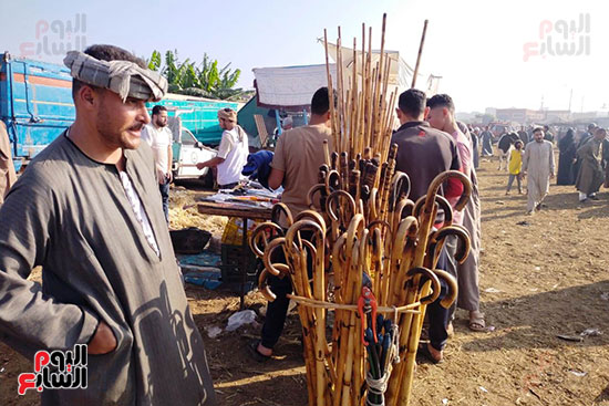 وتعتبر العوجية والجزار من أبرز أنواع العكازات وتعتبر العوجية والجزار من أبرز أنواع العكازات