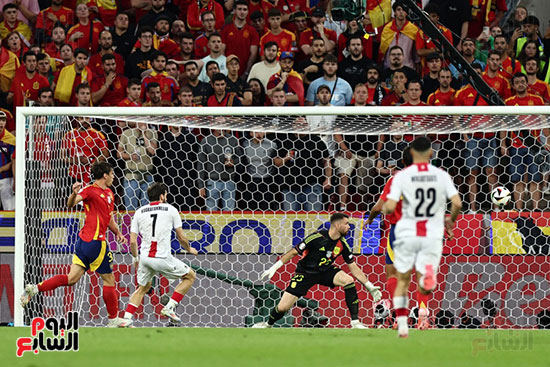 لحظة الهدف الأول فى مرمى إسبانيا