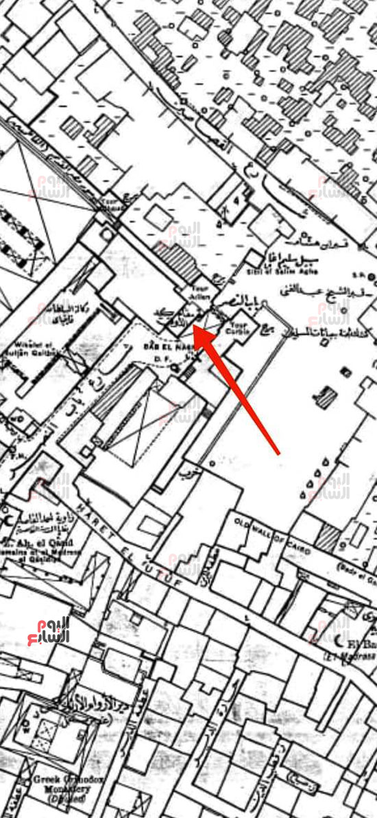 جزء من الخريطة محدد عليها الضريح عند باب النصر