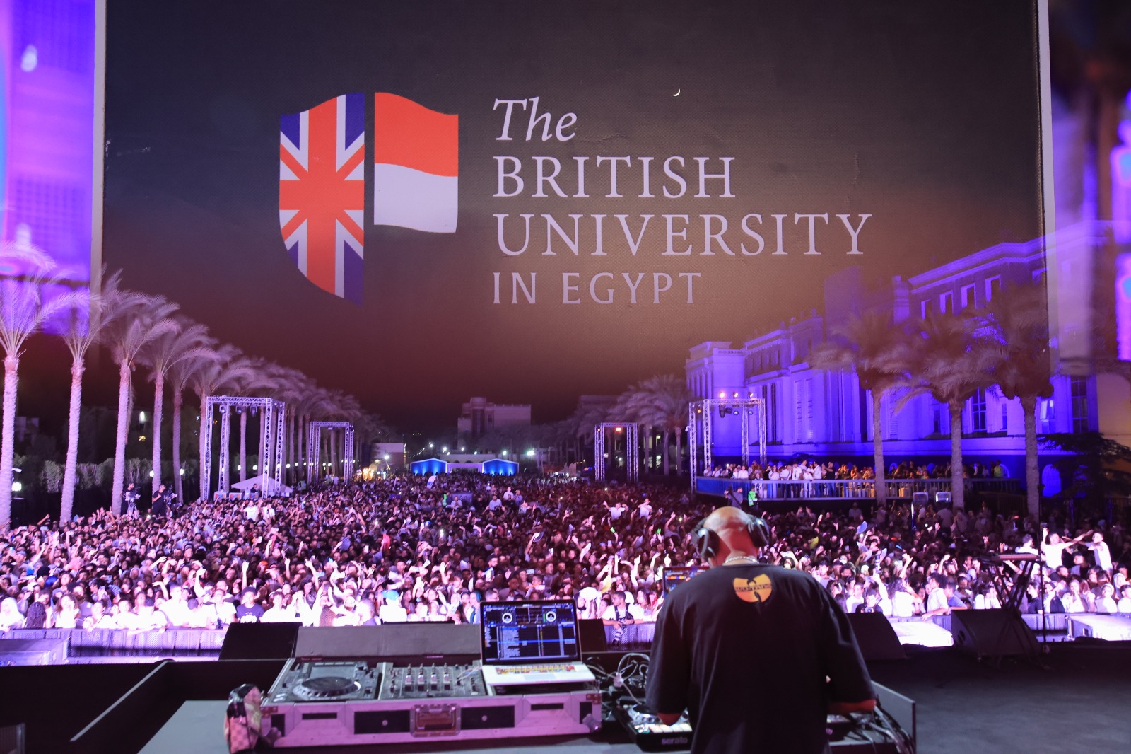 فرقة كايروكي تشعل حفل الجامعة البريطانية