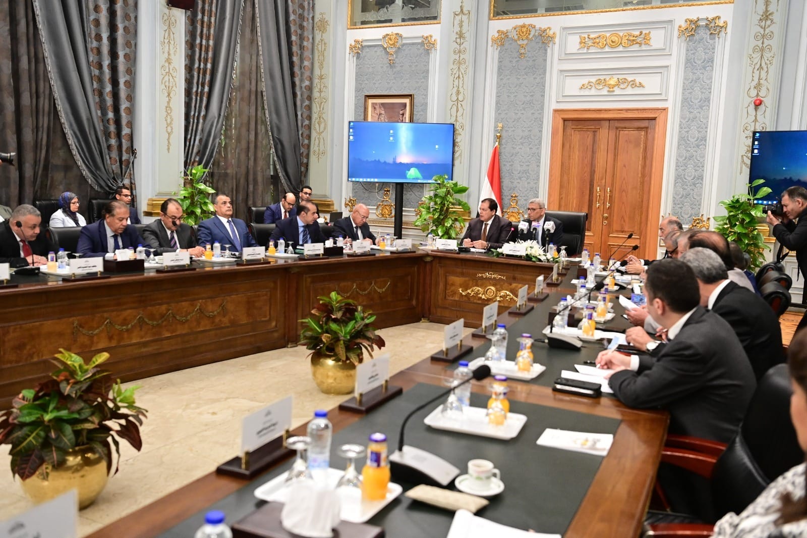 اجتماع اللجنة الخاصة بمجلس النواب لمناقشة برنامج الحكومة (10)