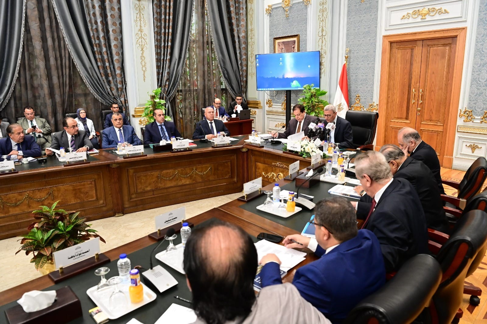 اجتماع اللجنة الخاصة بمجلس النواب لمناقشة برنامج الحكومة (8)
