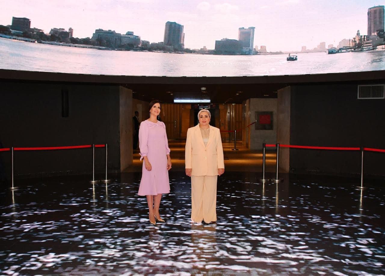السيدة انتصار السيسى وقرينة رئيس صربيا يزوران المتحف القومى للحضارة   (3)