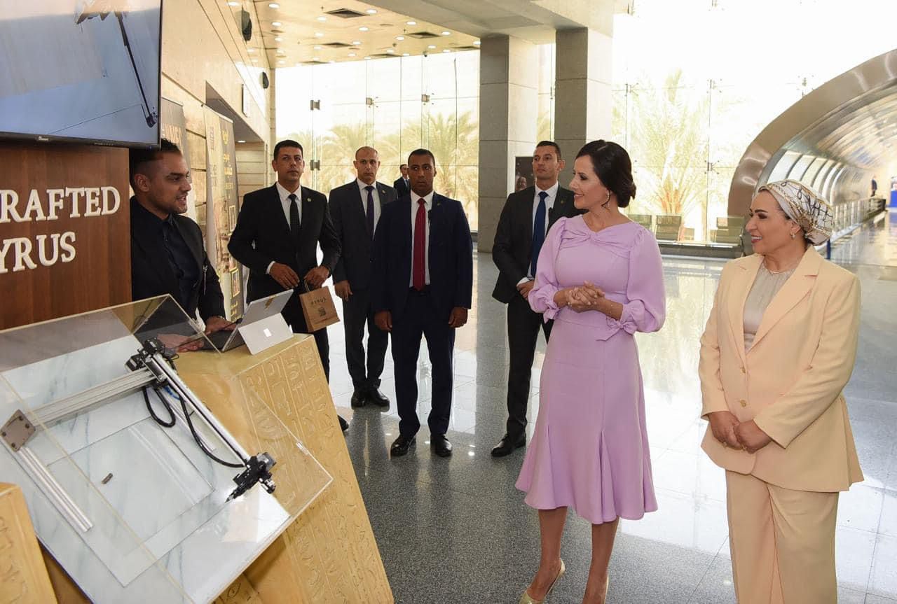 السيدة انتصار السيسى وقرينة رئيس صربيا يزوران المتحف القومى للحضارة   (5)