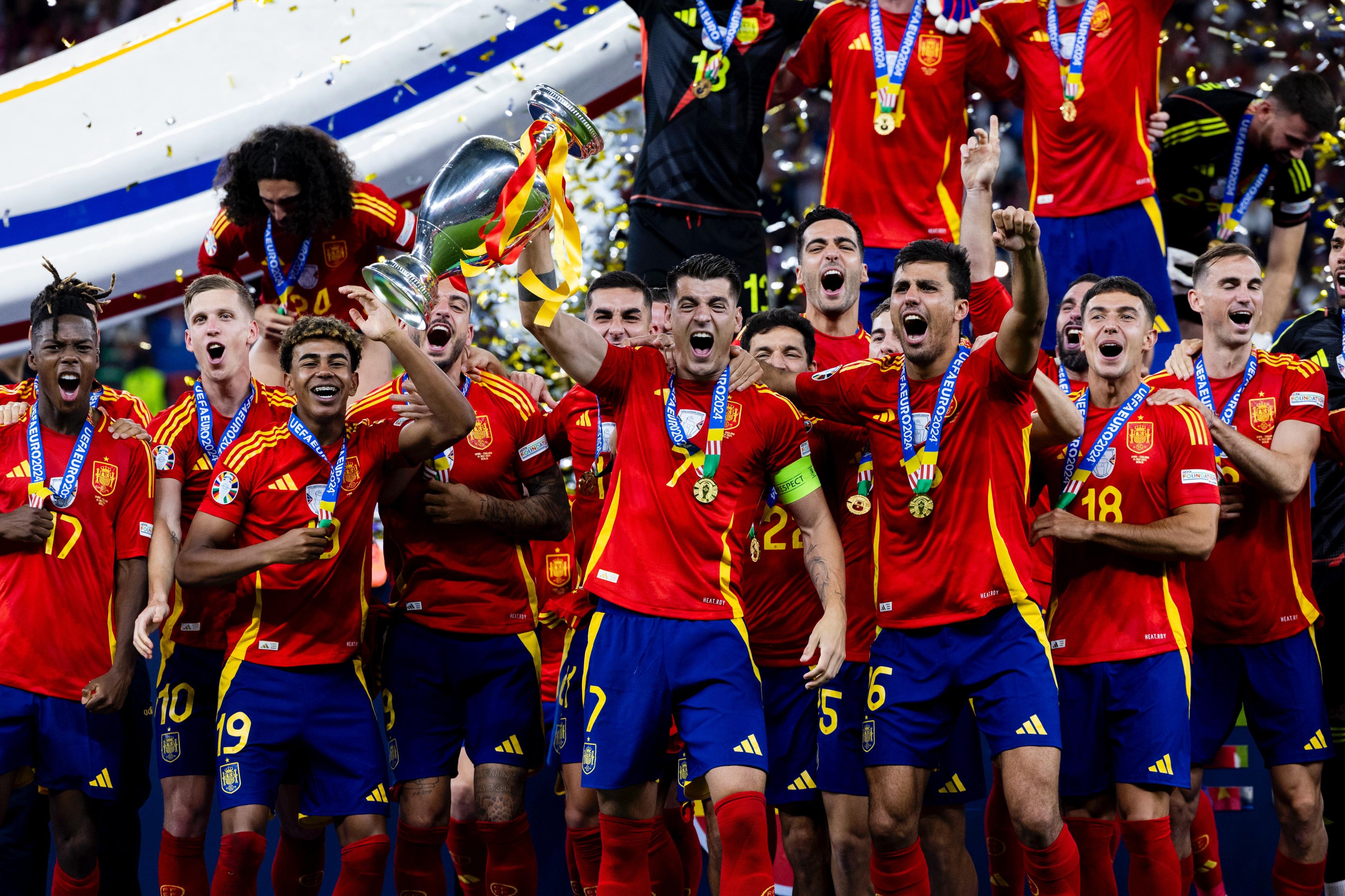 مراسم تتويج منتخب إسبانيا بلقب يورو 2024 (5)