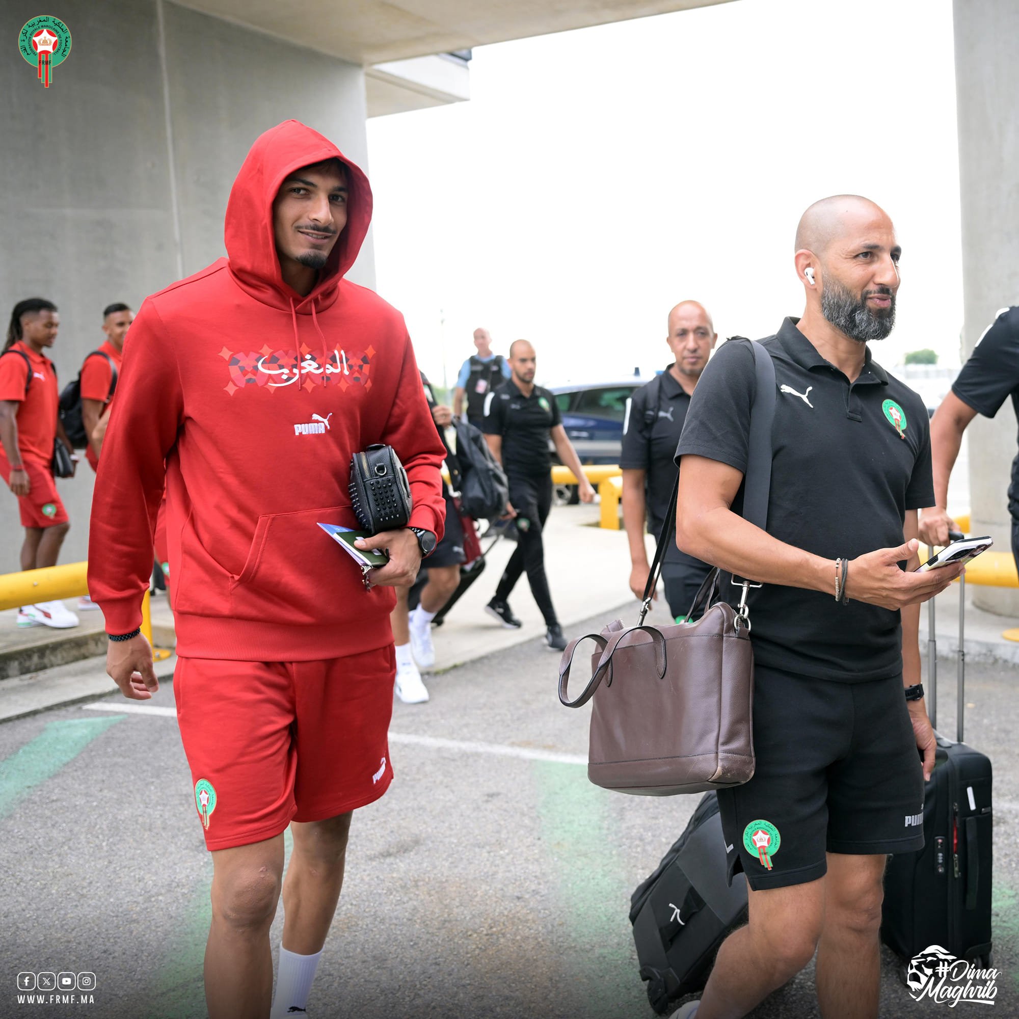 وصول الفريق المغربي إلى باريس