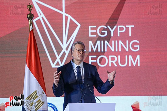 المهندس كريم بدوي وزير البتروا و الثورة المعدنية (2)