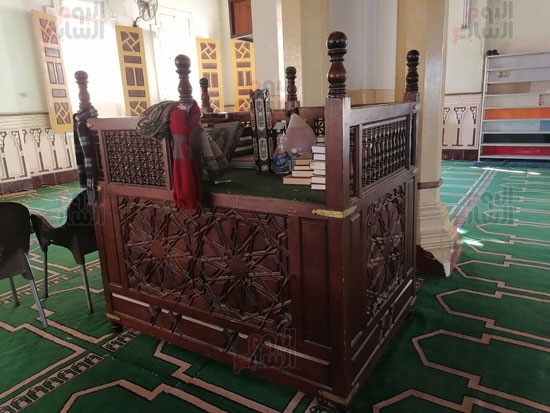 مكتبه-اسلامية-ذات-تراثي-قيديم-داخل-مسجد-القعقاع-بن-عمرو-التميمي
